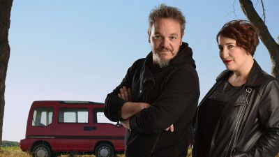 Vengo anch'io, tutto sul film diretto e interpretato dal duo Nuzzo e Di Biase, con Ambra Angiolini