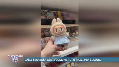 Dalle star alla gente comune, tutti pazzi per i Labubu