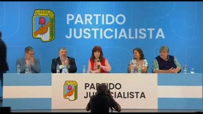 Cristina Kirchner torna alla guida dell'opposizione in Argentina