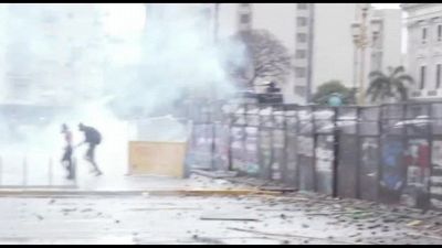 Migliaia di argentini protestano contro svuotamento università