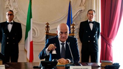Stasera in TV: la programmazione di lunedì 27 novembre, da Benvenuto presidente fino a Rocky V