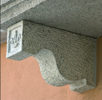 Capitelli in granito - GRANITO GIALLO SAN GIACOMO - LORIGA GRANITI