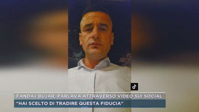 Fandaj Bujar parlava attraverso video sui social