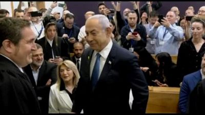 Netanyahu per la prima volta alla sbarra nel processo per corruzione