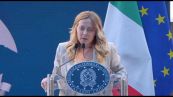 Meloni allo svelamento dell'auto di Falcone: un'emozione tagliente