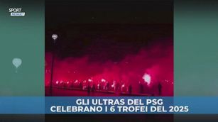 PSG: gli ultras festeggiano i 6 trofei del 2025 "incendiando" Parigi