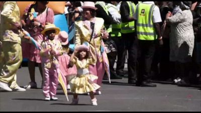 Il colorato Carnevale del Capo nelle strade della città sudafricana
