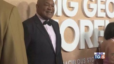 Addio a George Foreman leggenda della boxe