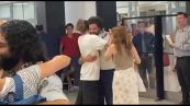 Flotilla, gli abbracci per Centrone e Alberizia all'arrivo a Fiumicino