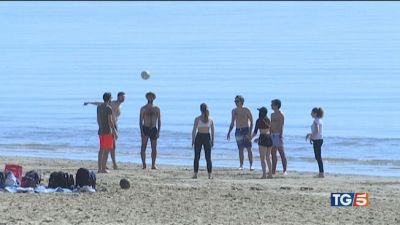 Caldo, spiagge piene Musei aperti in città