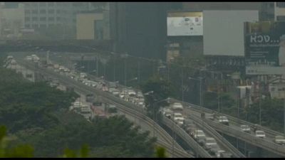 Oltre 350 scuole chiuse a Bangkok per l'inquinamento, trasporti gratis