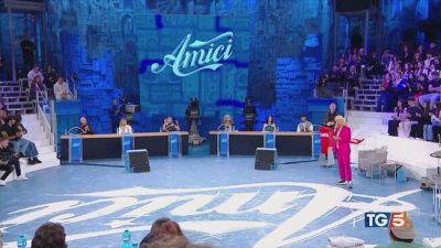 Oggi appuntamento con Amici e Verissimo