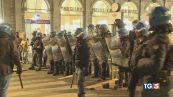 Fermi e perquisizioni Nessuna devastazione