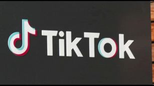 Trump annuncia di aver trovato un acquirente per TikTok