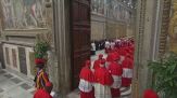 Otto giorni al Conclave, due cardinali assenti per "motivi di salute"