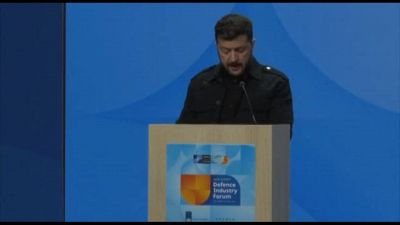 Vertice Nato, Zelensky: "Putin pensa solo alla guerra"