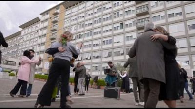 Ballerini di Tango danzano al Gemelli per il Papa argentino