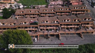 Nelle mani dei violenti: le case dello Stato occupate dagli irregolari