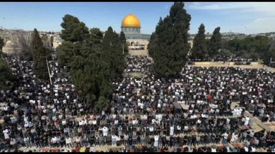 La preghiera del venerdì alla moschea di Al-Aqsa a Gerusalemme