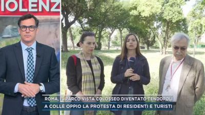 Roma, il parco vista Colosseo diventato tendopoli