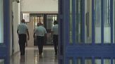 Al grido Allah Akbar detenuto musulmano massacra di botte un agente