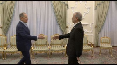 Il ministro russo Lavrov a Teheran per colloqui con Pezeshkian