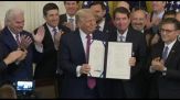Trump firma legge sulle criptovalute, "una rivoluzione finanziaria"