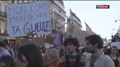 Breaking News delle 21.30 | 8 marzo, migliaia di donne in piazza