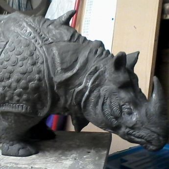 LE TERRECOTTE DI ELENA Rinoceronte in terracotta
