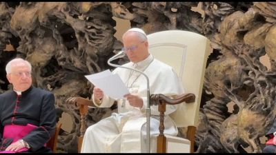 Il Papa: disarmiamo la comunicazione da ogni odio e fanatismo