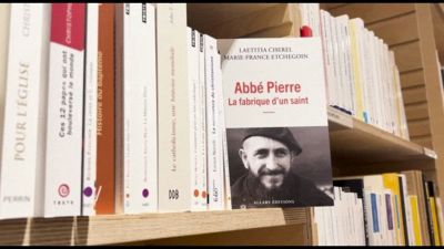 Un nuovo libro su accuse di abusi e antisemitismo all'Abbé Pierre