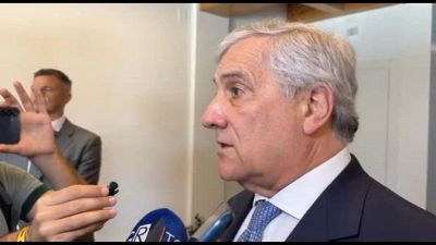 Hormuz, Tajani: serve cessate il fuoco per la libera navigazione