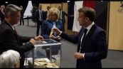 Europee, Emmanuel e Brigitte Macron votano a Le Touquet