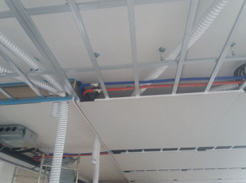 Indecal - Impianto di Pannelli radianti prefabbricati in cartongesso per impianti a soffitto e parete