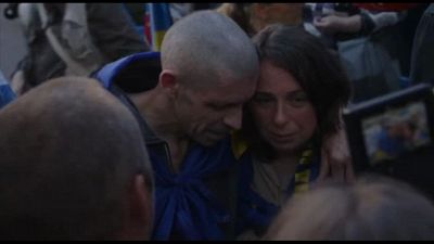 Maxi scambio di prigionieri russi e ucraini: la gioia delle famiglie
