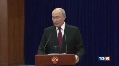 Nato e Ue con Berlino Putin: "Nessuna prova"