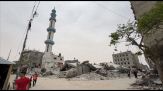 Rafah, la preghiera del venerdì nel sito di una moschea distrutta