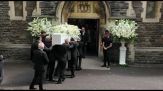 Familiari, amici e fan danno l'ultimo addio a Bonnie Tyler in Galles