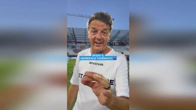 Due miglia a nuoto e la mezza maratona, la sfida Vannacci-Renzi