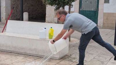Bari, il sindaco dà una lezione di educazione civica a Cellamare