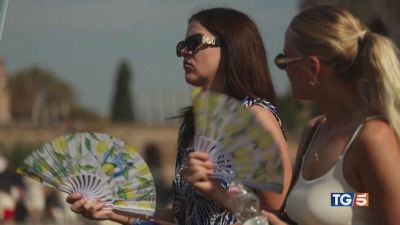 L'ondata di calore attanaglia l'Italia
