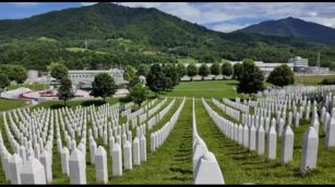 Trent'anni dopo, a Srebrenica mancano all'appello ancora mille morti
