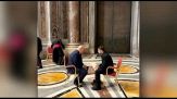La "confessione" di Trump e Zelensky, soli a San Pietro per 15 minuti