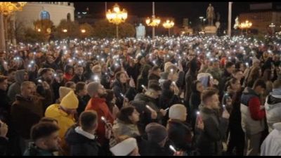 Macedonia, "bruciati dalla corruzione": omaggio a vittime incendio