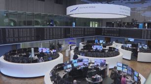 Breaking News delle 21.30 | Trump minaccia dazi al 50% da giugno alla Ue