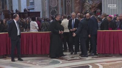 Gravina, Spalletti e Buffon rendono omaggio a Papa Francesco in San Pietro