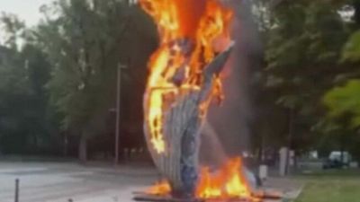 Milano, egiziano incendia la "Balena" di Jacopo Allegrucci