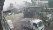 Esplosione a Roma, feriti, sfollati e macerie fino a 300 metri