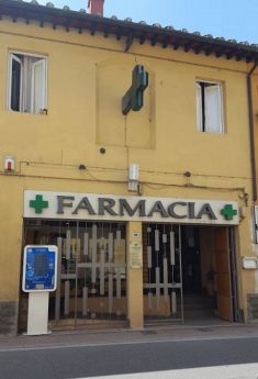 Farmacia La Scala vetrina
