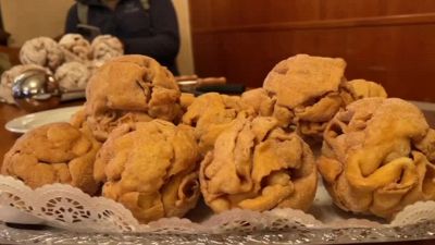 "Schneeball", il tipico dolce tedesco a forma di palla di neve